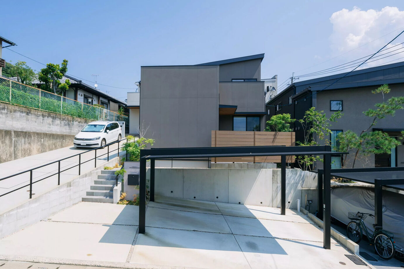 ディー・アンド・エイチ 【2階建て／高天井／高気密高断熱】ゆとりあるリビングでのびやかな暮らしの建築実例画像2