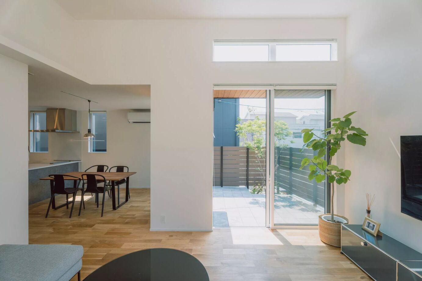 ディー・アンド・エイチ 【2階建て／高天井／高気密高断熱】ゆとりあるリビングでのびやかな暮らしの建築実例画像4