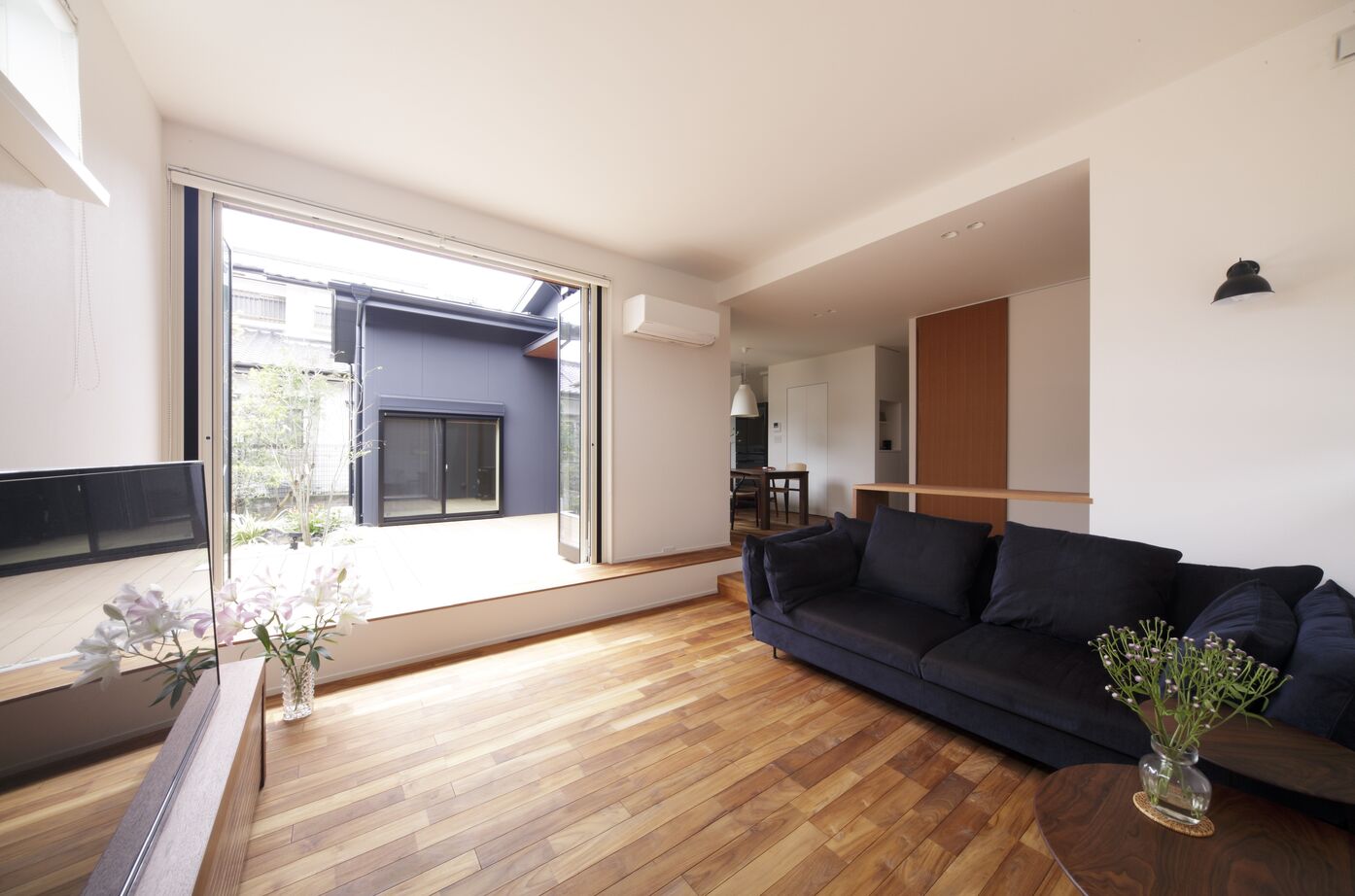 ディー・アンド・エイチ 土地の特徴を生かした平屋の住まいの建築実例画像2