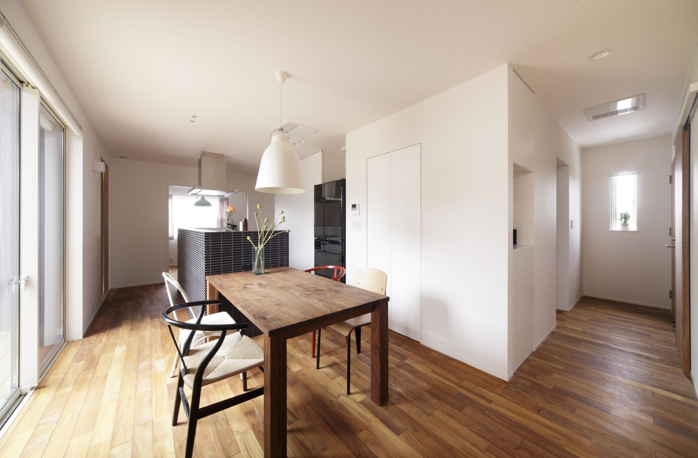 ディー・アンド・エイチ 土地の特徴を生かした平屋の住まいの建築実例画像4