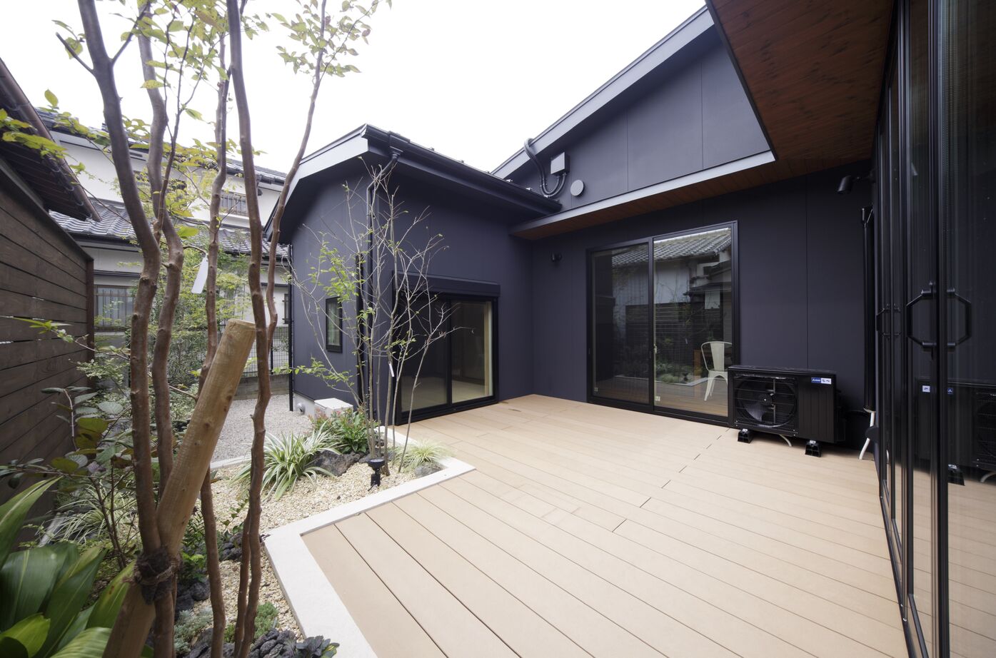 ディー・アンド・エイチ 土地の特徴を生かした平屋の住まいの建築実例画像9