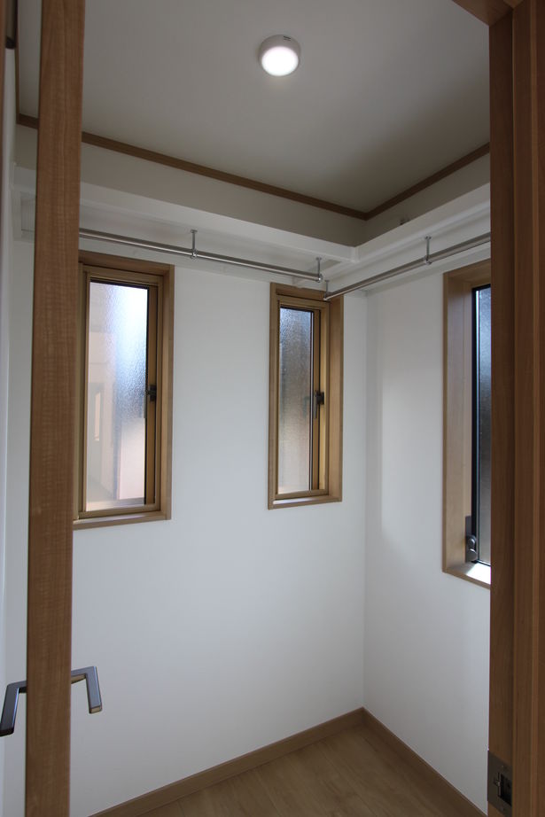 サンホーム 【1500万円台/16.1坪/平屋】スペースを有効活用したコンパクトな住まいの建築実例画像3