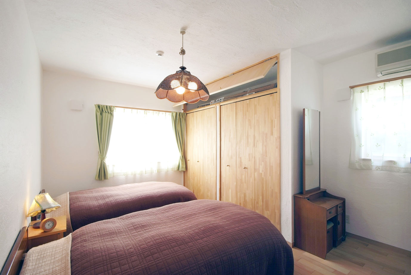 KASHII DESIGN HOME / 香椎建設 【2000～2499万円/ビルトインガレージ/テラス】趣味のグランドピアノを楽しむ。天然石と漆喰壁が特徴の平屋の建築実例画像7