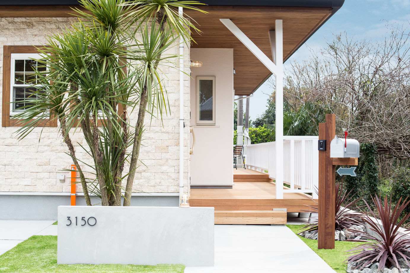 KASHII DESIGN HOME / 香椎建設 【2520万/アメリカンスタイル/ウッドデッキ】休日に外で朝食を。ヴィンテージ感漂う海外風キッチンでおうちカフェを楽しむの建築実例画像9