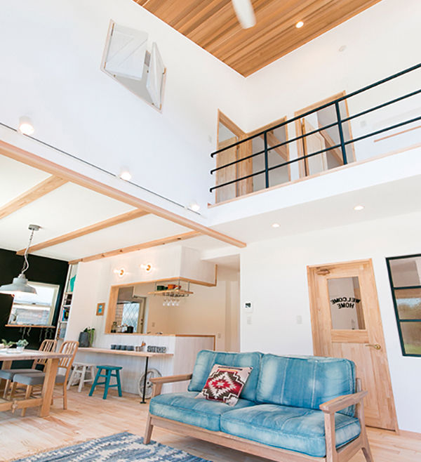 KASHII DESIGN HOME / 香椎建設 【間取り図有/ヌック/3LDK】白木の造作カウンターキッチン。コンパクトな間取りがフィットする正方形の家の建築実例画像7