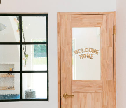 KASHII DESIGN HOME / 香椎建設 【間取り図有/ヌック/3LDK】白木の造作カウンターキッチン。コンパクトな間取りがフィットする正方形の家の建築実例画像8