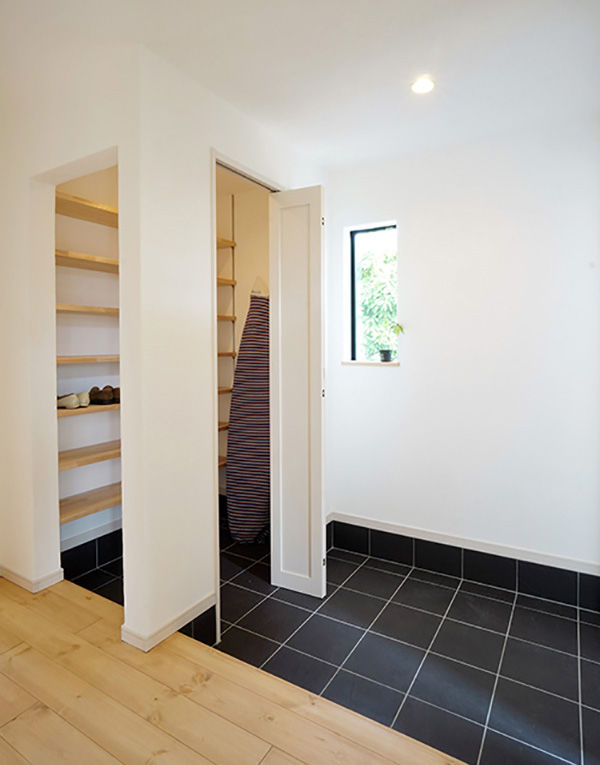 KASHII DESIGN HOME / 香椎建設 【2000～2499万円/平屋/店舗付き住宅/3LDK】真っ白な漆喰が映える。アメリカンスタイルのスイーツショップの建築実例画像3