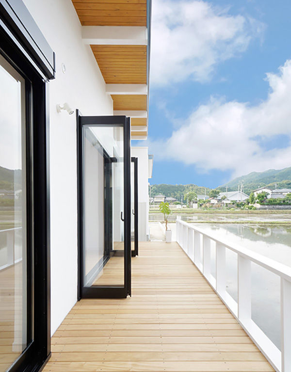 KASHII DESIGN HOME / 香椎建設 【2000～2499万円/平屋/店舗付き住宅/3LDK】真っ白な漆喰が映える。アメリカンスタイルのスイーツショップの建築実例画像8