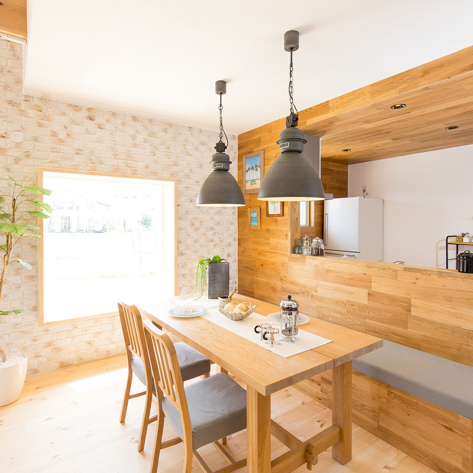 KASHII DESIGN HOME / 香椎建設 【間取り図有/2280万円/4LDK/34坪】ウッドデッキにハンモック。漆喰・オーク・レンガ素材豊かに広がるLDKの建築実例画像9