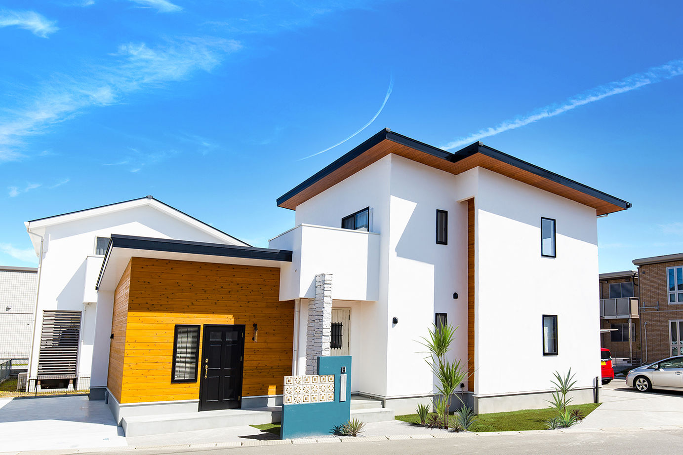 KASHII DESIGN HOME / 香椎建設 【2100～2199万円/カリフォルニアスタイル/店舗】アクセントクロスやヘリンボーンでセンス光る美容サロンの建築実例画像3