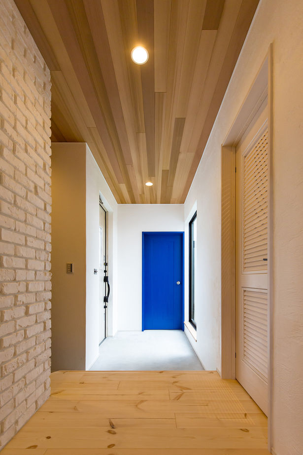 KASHII DESIGN HOME / 香椎建設 【2100～2199万円/カリフォルニアスタイル/店舗】アクセントクロスやヘリンボーンでセンス光る美容サロンの建築実例画像10