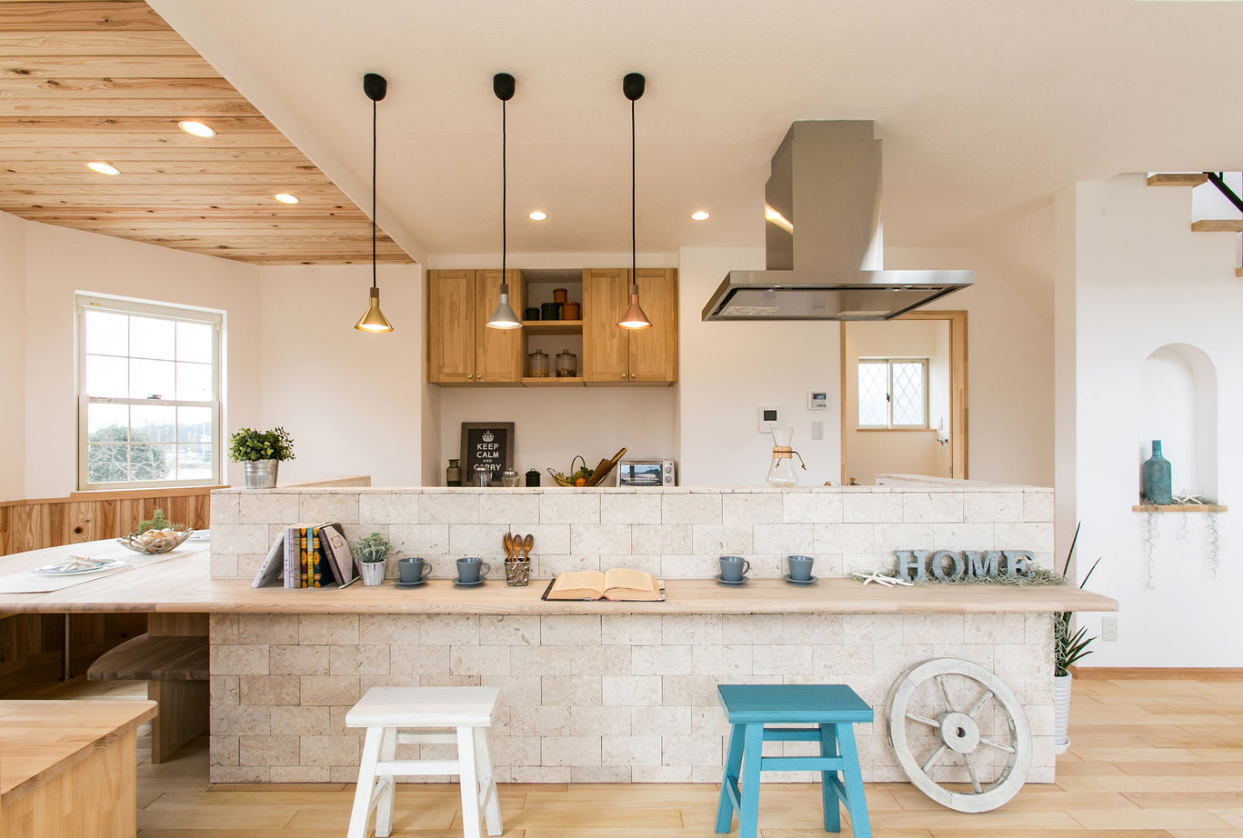 KASHII DESIGN HOME / 香椎建設 【2100～2199万円/南欧風/33坪】リビング学習で子どもの学力向上を意識。多角形のスタディコーナーを実現の建築実例画像5