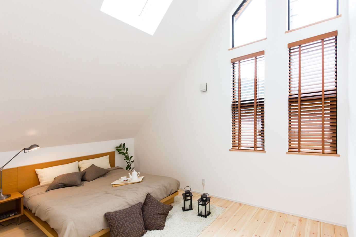 KASHII DESIGN HOME / 香椎建設 【間取り図有/2690万円/3LDK/34坪】大屋根とカバードポーチの融合。吹き抜けの大空間が生む明るさと開放感の建築実例画像8