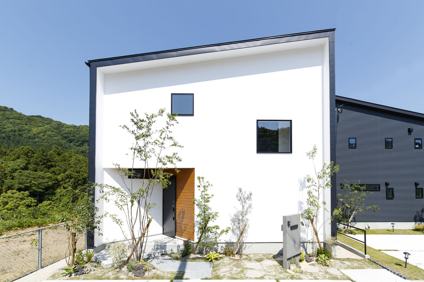 KASHII DESIGN HOME / 香椎建設 【2000～2499万円/二階リビング/バルコニー】目の前の大自然を独り占め。アウトドアを楽しむ眺望のいい家の建築実例画像2