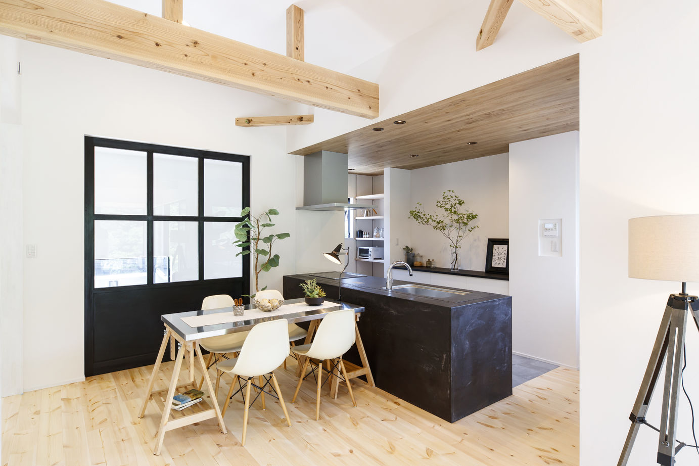 KASHII DESIGN HOME / 香椎建設 【2000～2499万円/二階リビング/バルコニー】目の前の大自然を独り占め。アウトドアを楽しむ眺望のいい家の建築実例画像5