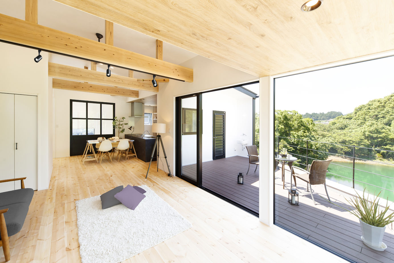 KASHII DESIGN HOME / 香椎建設 【2000～2499万円/二階リビング/バルコニー】目の前の大自然を独り占め。アウトドアを楽しむ眺望のいい家の建築実例画像7