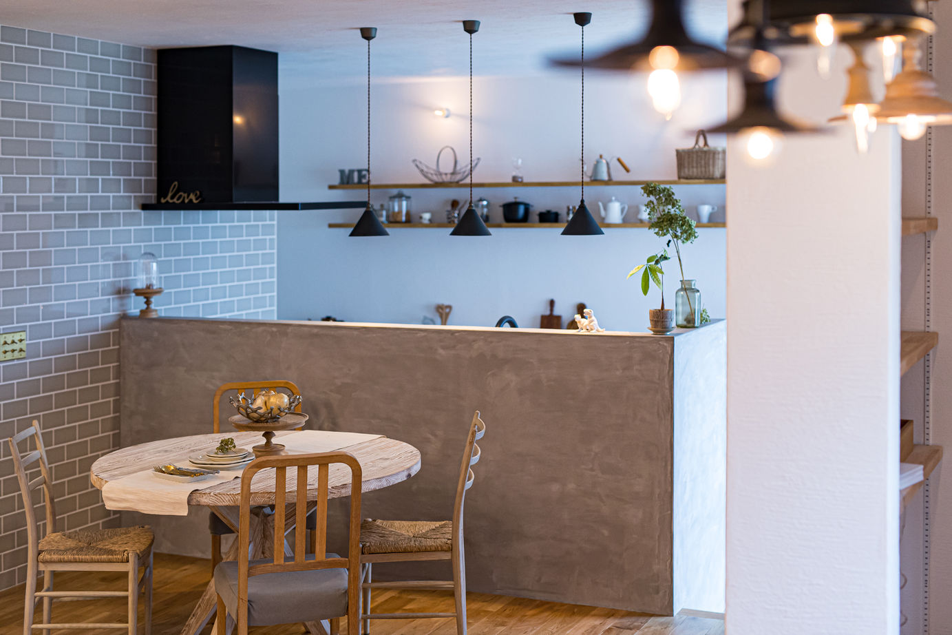 KASHII DESIGN HOME / 香椎建設 【間取り図有/3LDK/39.8坪】外観も内観もこだわりがいっぱい！「simple雑貨店」がテーマの土間の家の建築実例画像3