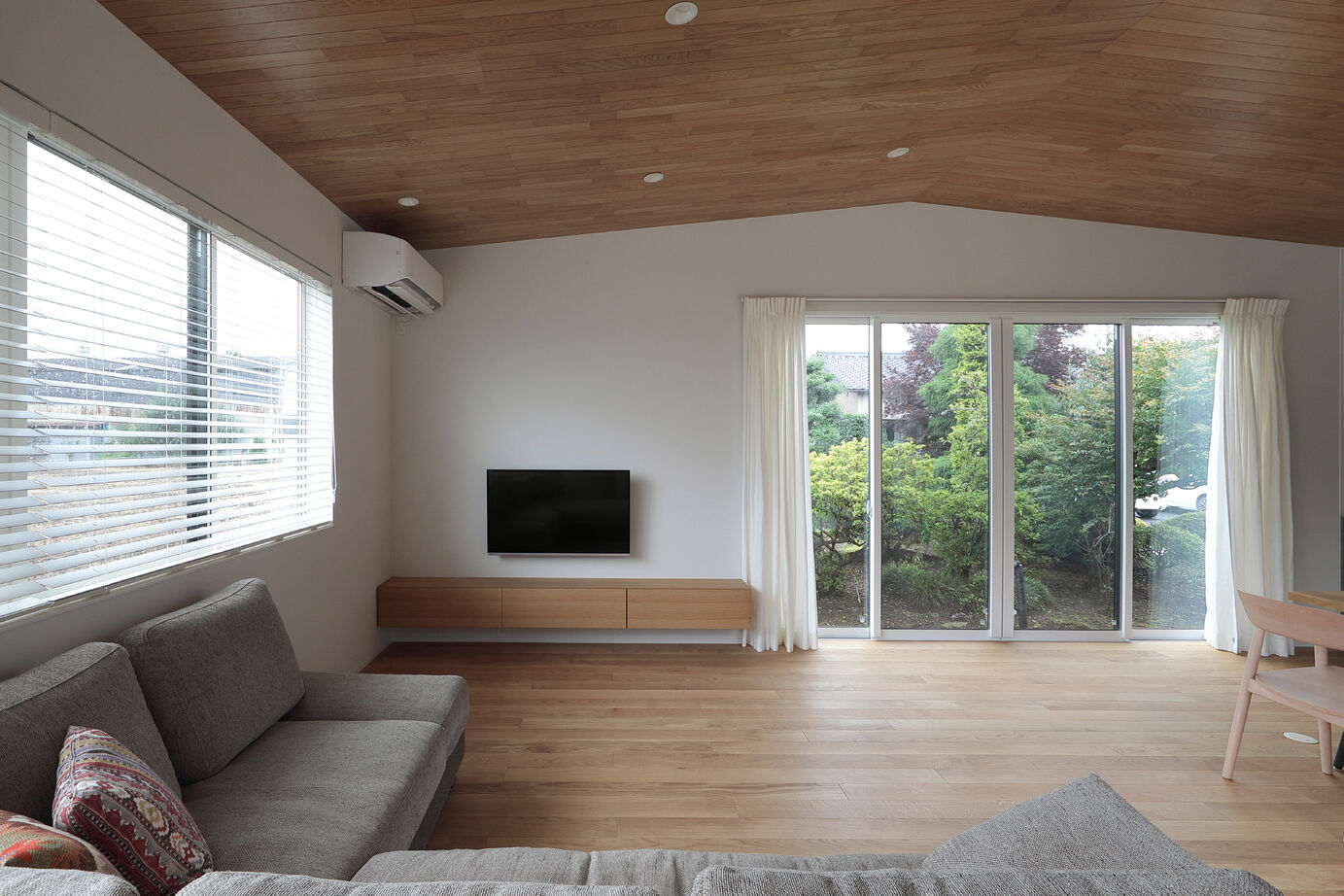 マスケン 【中庭あり/48.9坪/3,000～3,499万円】緑と空に心安らぐ中庭のある平屋の建築実例画像3