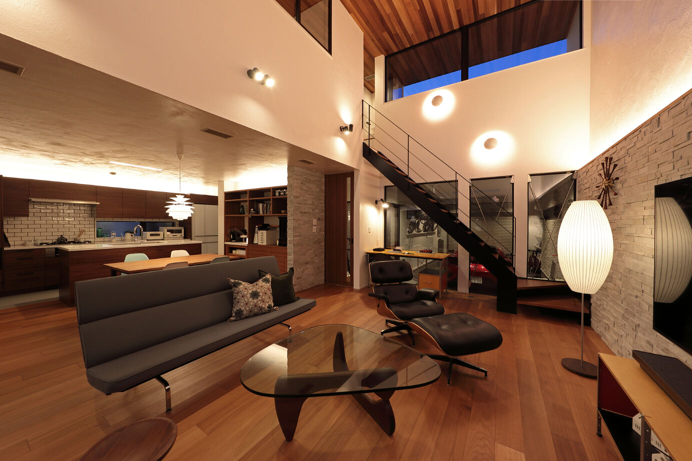 マスケン 【中庭あり/50.9坪/4,000万円～】ガレージ・ＬＤＫ・中庭・寝室。４空間がつながるコートハウスの建築実例画像3