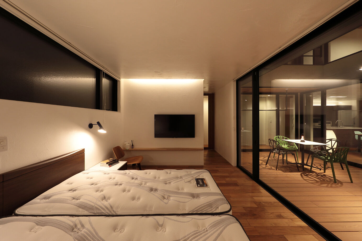 マスケン 【中庭あり/50.9坪/4,000万円～】ガレージ・ＬＤＫ・中庭・寝室。４空間がつながるコートハウスの建築実例画像5