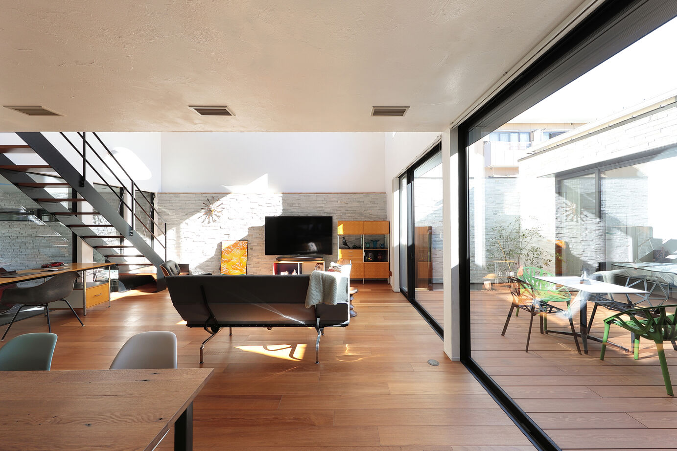 マスケン 【中庭あり/50.9坪/4,000万円～】ガレージ・ＬＤＫ・中庭・寝室。４空間がつながるコートハウスの建築実例画像7