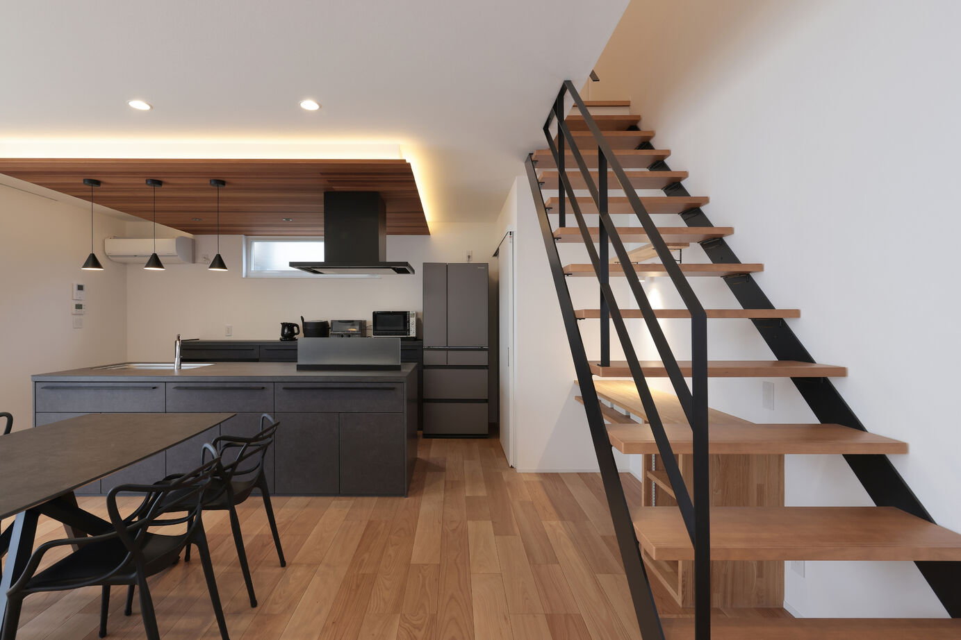 マスケン 【中庭あり/コの字型/40,2坪/2,500～2,999万円】中庭のある憩いの邸宅の建築実例画像6