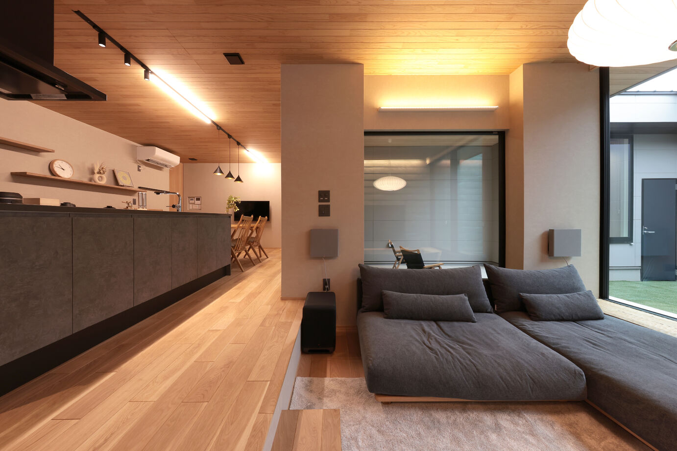 マスケン 【中庭あり/50.5坪/3,500～3,999万円】半屋外の中庭がある平屋の建築実例画像3