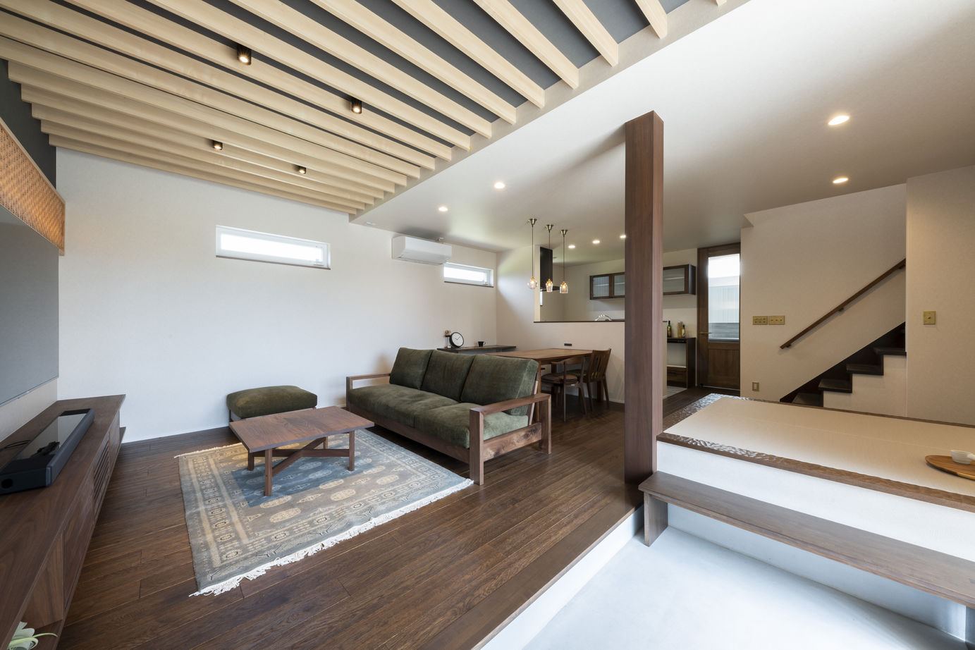 オダケホーム 和洋折衷と伝統工芸でレトロな趣を演出の建築実例画像2