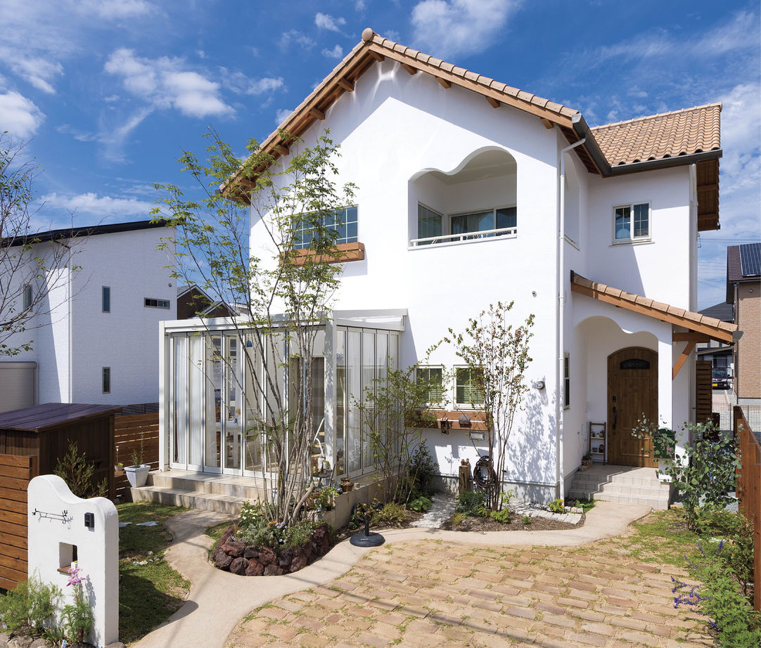 コーヨーテック＜無添加住宅＞ 【無添加住宅/姫路市×2000万円台×自然素材】光と風、庭ともつながる　コンサバトリーのあるおしゃれなお家の建築実例画像