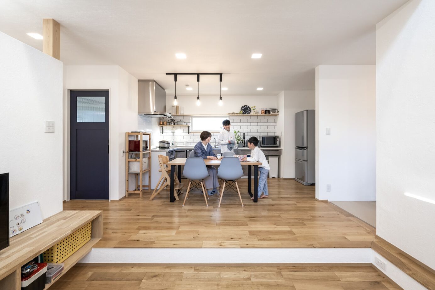 コーヨーテック＜無添加住宅＞ 【無添加住宅/兵庫県赤穂市/2000万円台】オープンキッチンを囲んで集う大きな吹抜けのある住まいの建築実例画像