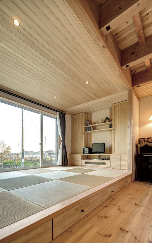 リブート 【秦野市｜4人家族｜3LDK】天窓や小上がりとワクワクいっぱい キッチンに家族が集まる住まいの建築実例画像2