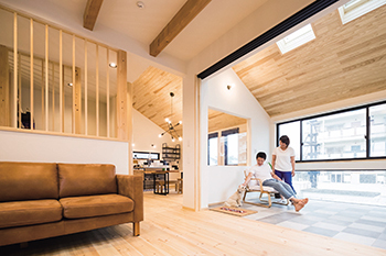 リブート 【平塚市｜2LDK｜ペットと暮らす】珪藻土と自然素材で清々しい空気が満ちる、インナーテラス付きの住まいの建築実例画像