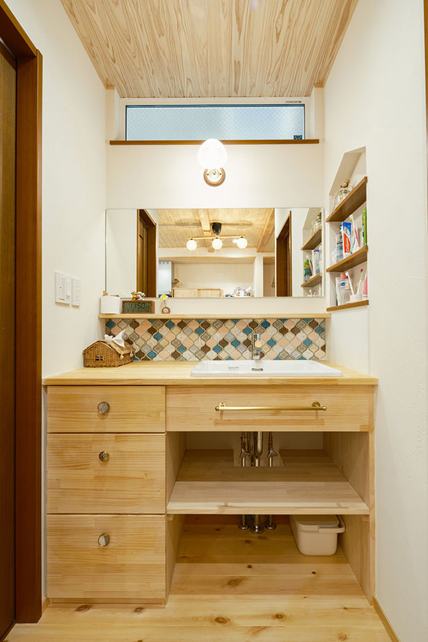 リブート 【綾瀬市｜2LDK+S｜4人家族】ヌックやパントリー、造作家具まで！家事ラクにとことんこだわった木の住まいの建築実例画像6