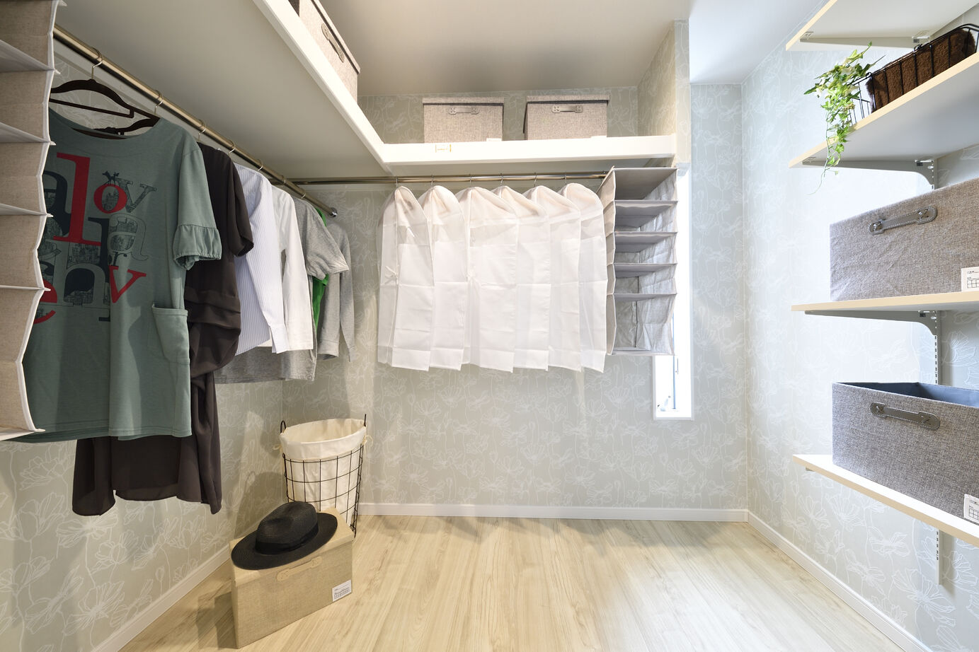 匠建枚方 【枚方市/吹抜け】アイランドキッチンでお料理も弾む、大空間LDKのある家の建築実例画像9