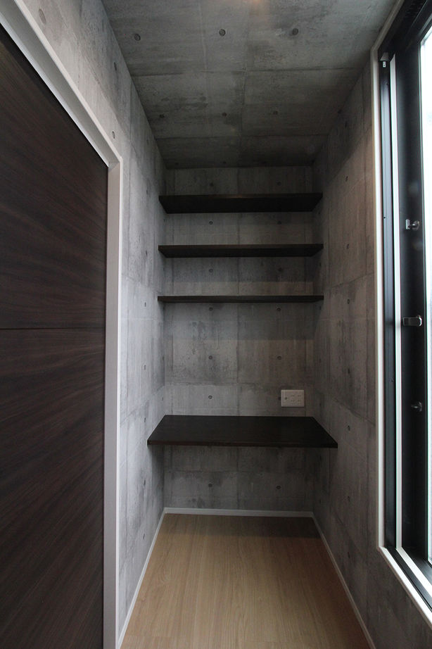 デキノヤホーム 【3000万円台/4LDK+中庭/ガレージ】バーベキューを楽しむなどライフスタイルが広がる中庭のある住まいの建築実例画像7