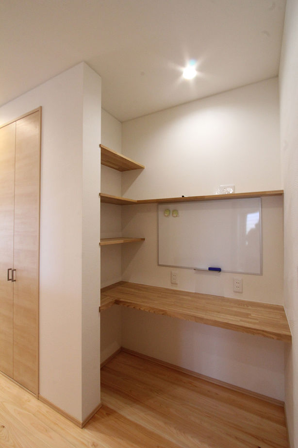 デキノヤホーム 【2000万円台/4LDK+サンルーム/太陽光発電】1階で生活が完結できる間取り。省エネで長く快適に暮らせる家の建築実例画像6