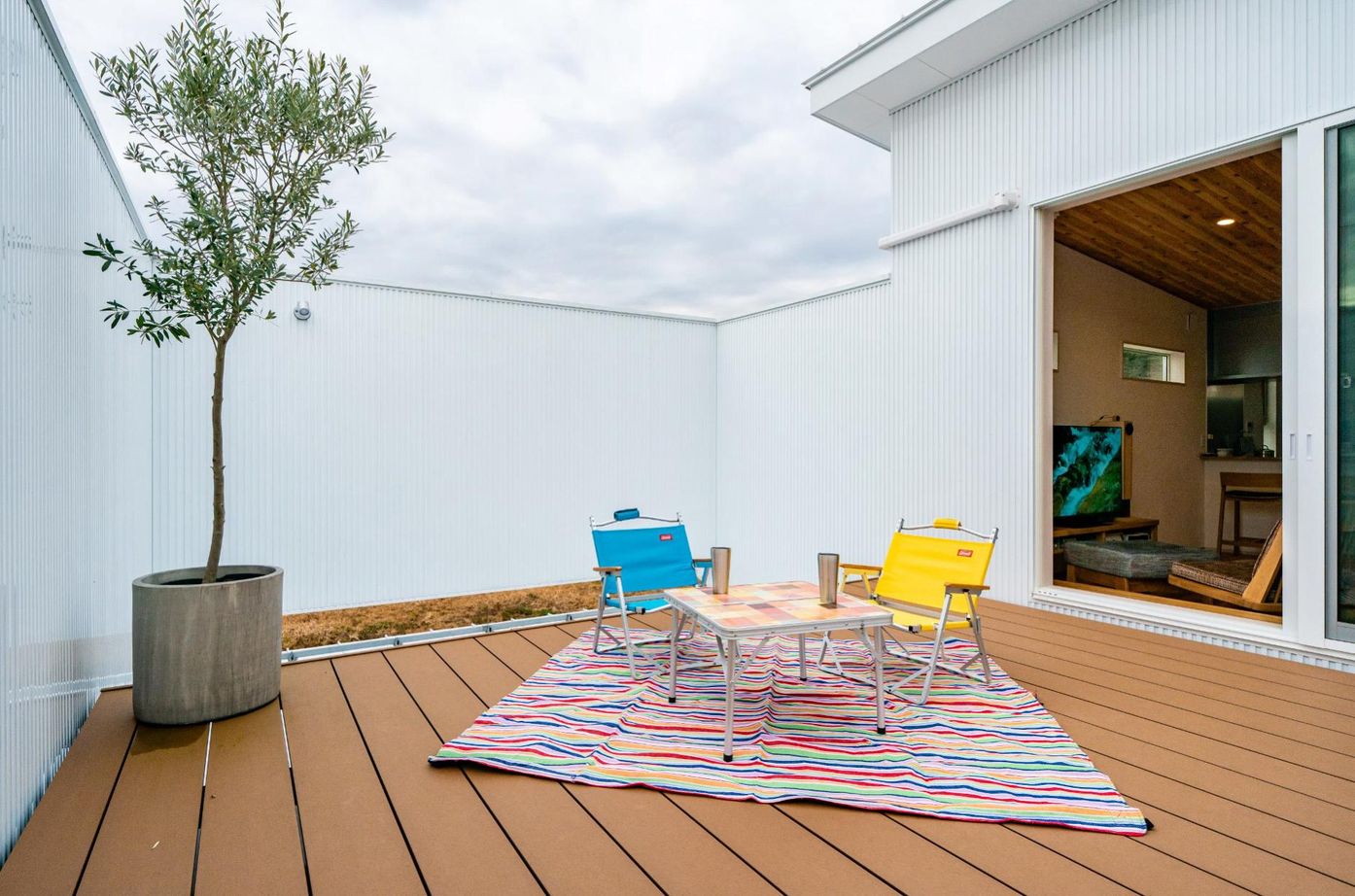 デキノヤホーム 【小矢部市/2LDK/43坪】開放感あふれる2階リビング＆屋上テラスの建築実例画像3