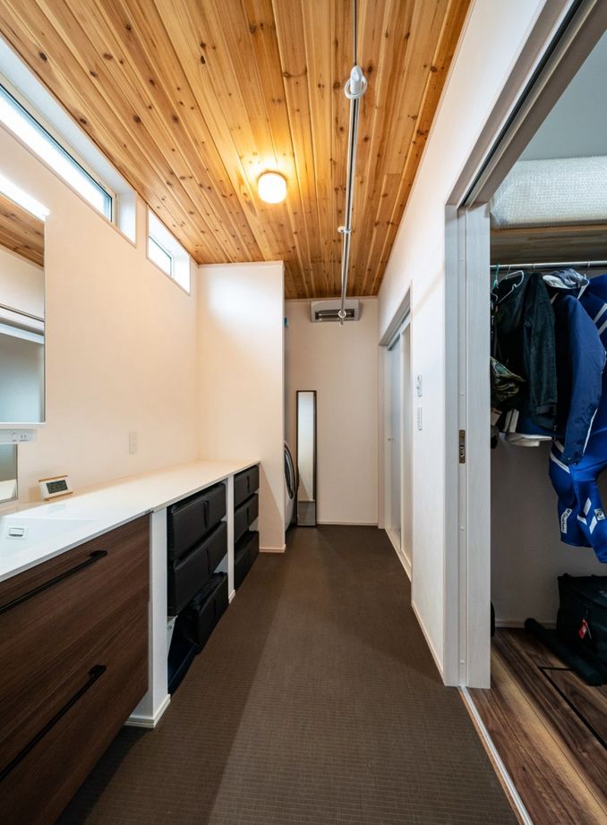 デキノヤホーム 【小矢部市/2LDK/43坪】開放感あふれる2階リビング＆屋上テラスの建築実例画像6