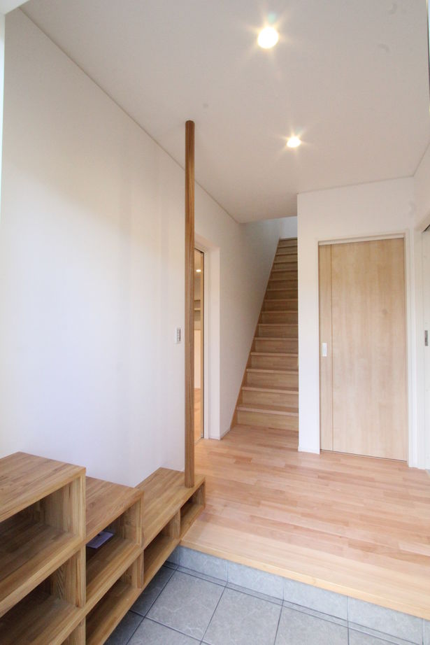 デキノヤホーム 【高岡市/4LDK/41.2坪/間取り図あり】シャキッとしたベースに少し「かわいい」が入ったお家の建築実例画像2