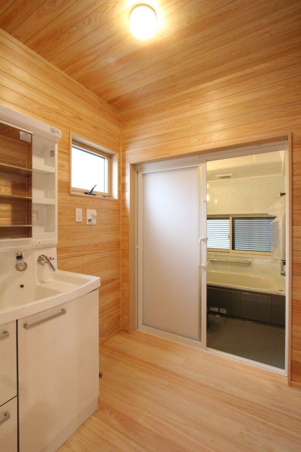 デキノヤホーム 【高岡市/4LDK/41.2坪/間取り図あり】シャキッとしたベースに少し「かわいい」が入ったお家の建築実例画像7