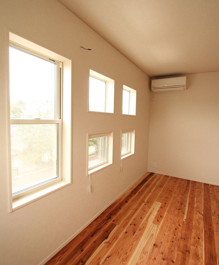 デキノヤホーム 【富山市/4LDK+店舗/34.4坪/間取り図有】　フレンチイタリアンな店舗併用住宅の建築実例画像9