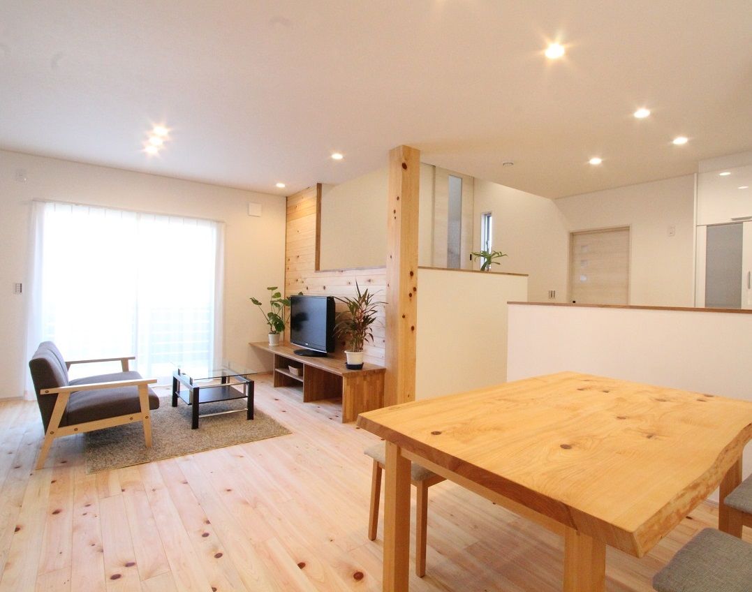 デキノヤホーム 【高岡市/4LDK/36.4坪/間取り図有】 国産檜の良さをたっぷり堪能の建築実例画像2