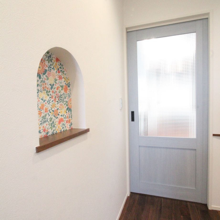 デキノヤホーム 【氷見市/4LDK/36.4坪/吹抜け/間取り図あり】吹抜けで大きな窓から光が差し込む明るい家の建築実例画像5