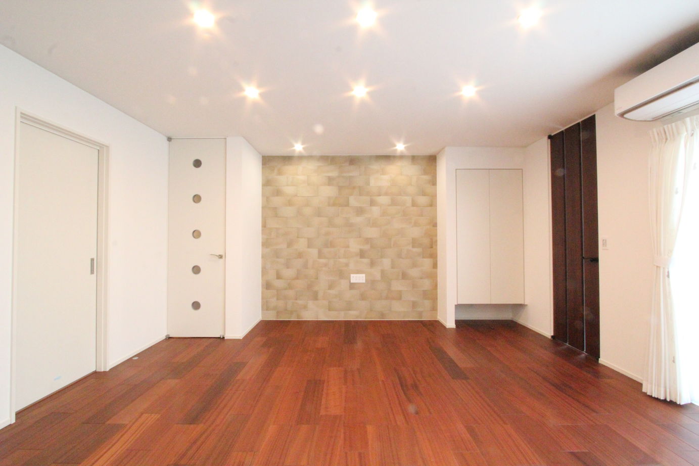 デキノヤホーム 【高岡市/3LDK/32.7坪/平屋】　温泉旅館のような和室+寝室の建築実例画像4