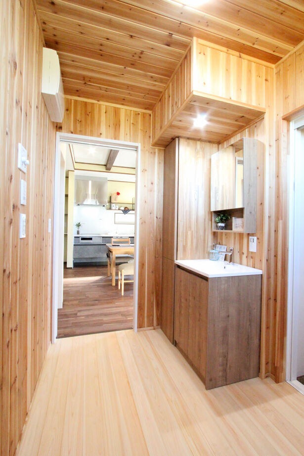 デキノヤホーム 【3LDK+インナーガレージ/吹抜け/40.4坪】 　木の心地よさを感じる家の建築実例画像5