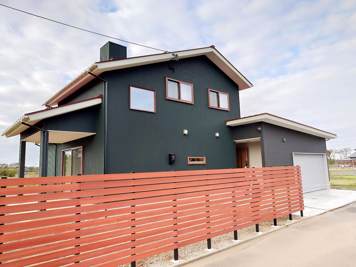 デキノヤホーム 【3LDK+インナーガレージ/吹抜け/40.4坪】 　木の心地よさを感じる家の建築実例画像9