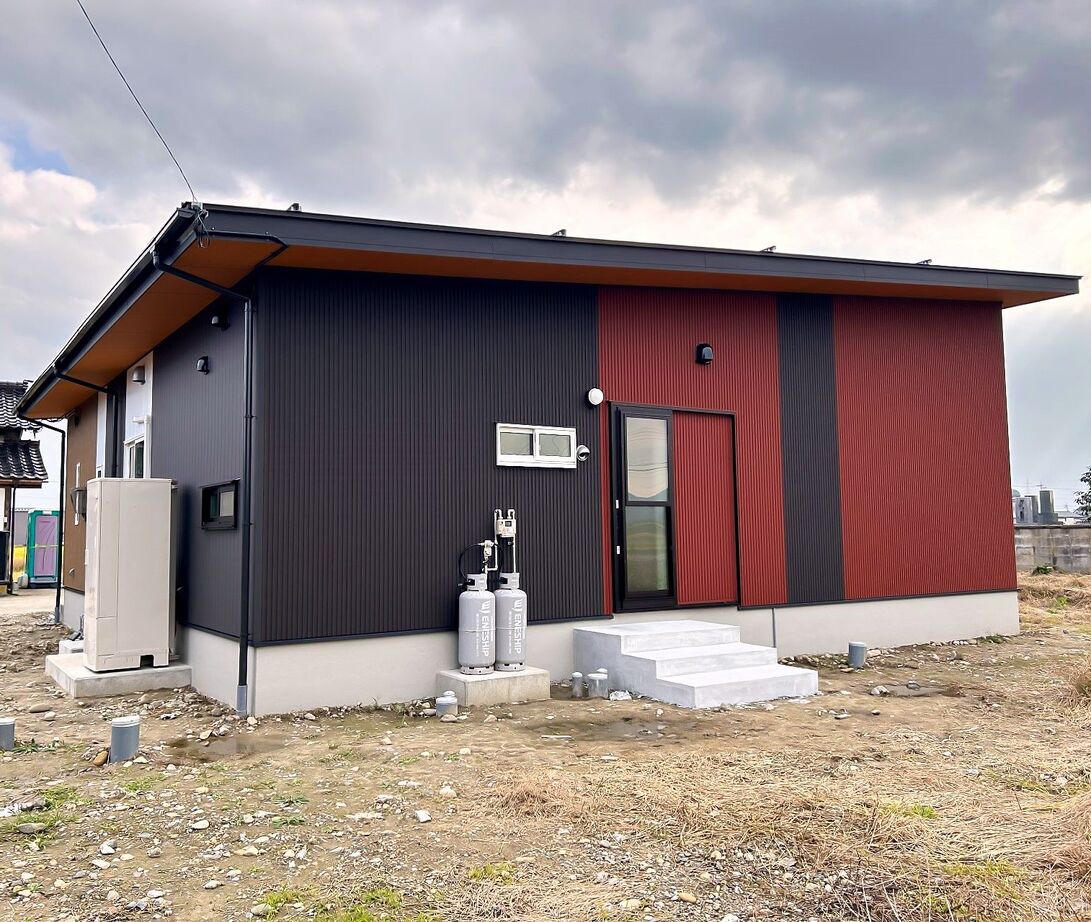 デキノヤホーム 【平屋/29.69坪/3LDK】　ペットと楽しく暮らす平屋の家の建築実例画像2