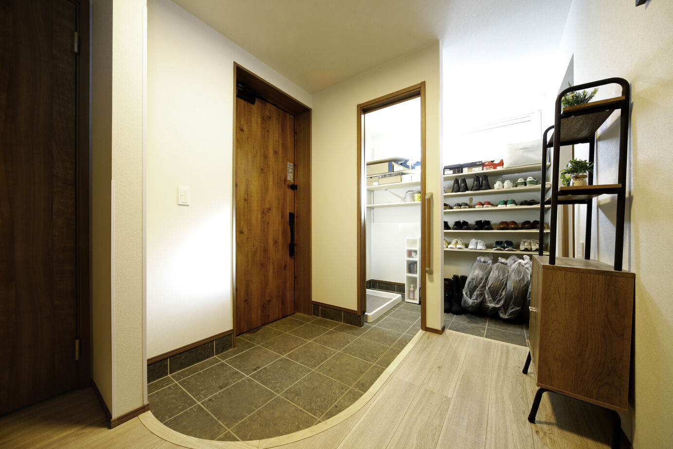 リンダンホーム 【札幌市】愛犬と共に幸せを育む、理想の住まいの建築実例画像5