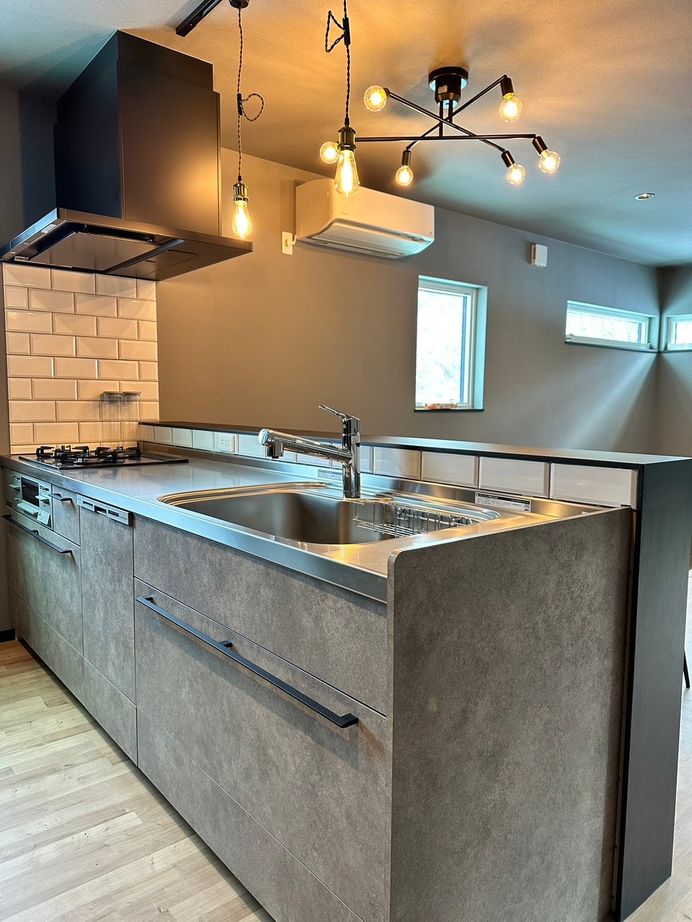 display/RIKIRYOU HOUSING 【岩手県/40坪/ガレージハウス】室内から愛車を眺められるこだわりの家の建築実例画像5