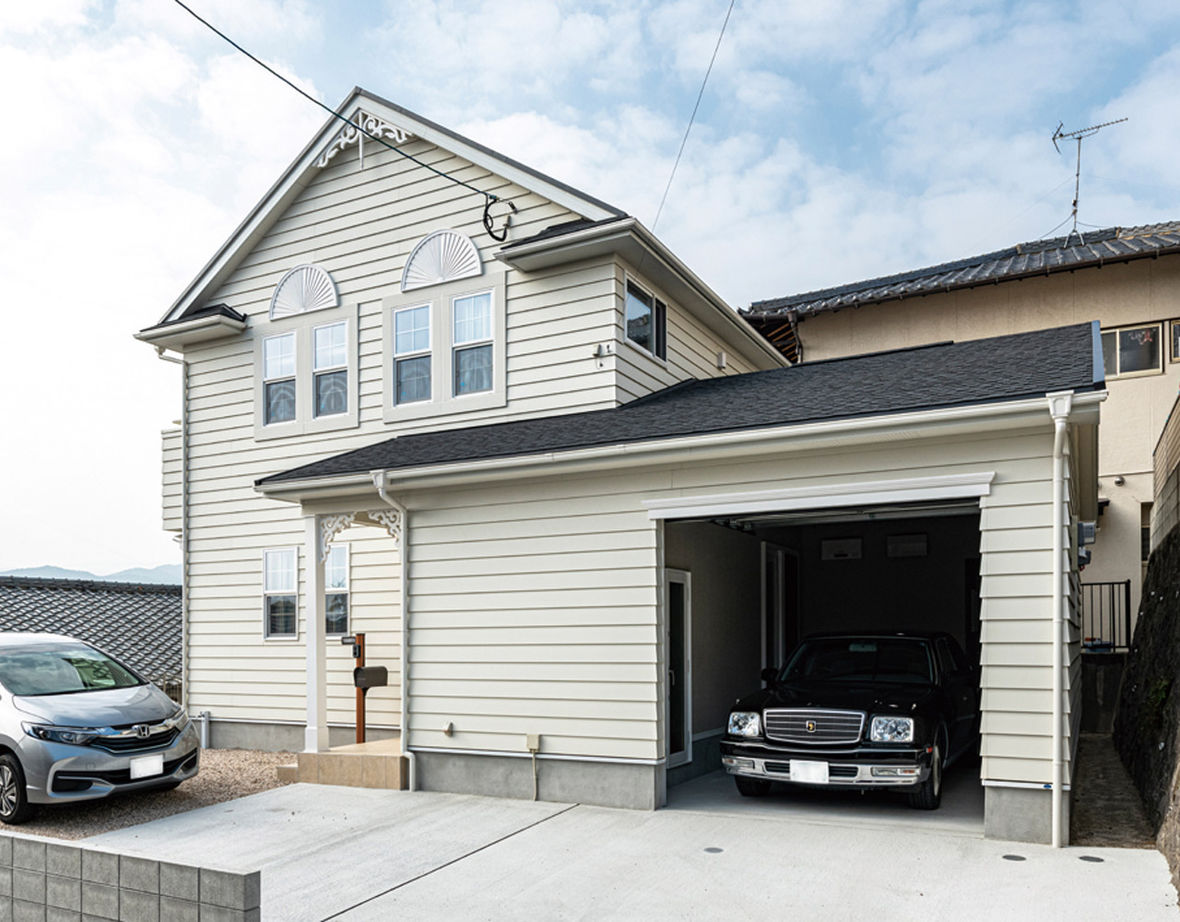 セルコホーム福岡西・宗像（福岡住宅） 明確な見積もりで納得の家づくり、吹抜けと愛車用のインナーガレージを実現の建築実例画像1